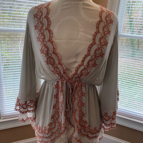 Flying Tomato Tops - Flying Tomato sheer ladies boho top, size medium.
